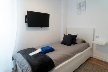 Carrer del Poeta Alberola, Valencia, Valencian Community 46018 - Photo 2