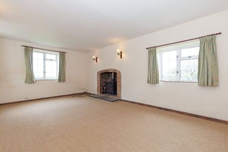 Newington, Wallingford - Photo 3