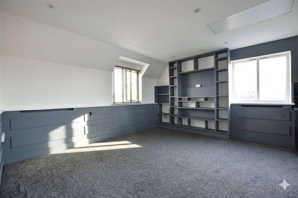 Bluebell Close, Rush Green, Romford, RM7 - Photo 1