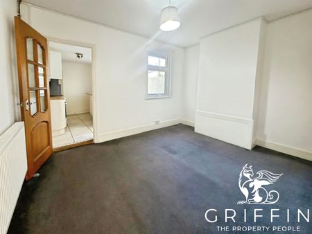 Brooke Road, Grays, RM17 - Photo 3