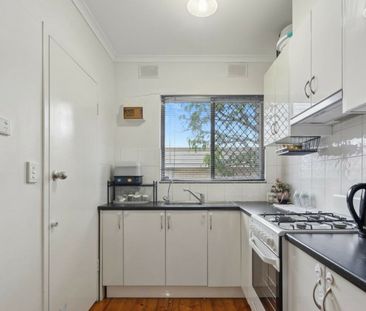 Low maintenance living! - Photo 5