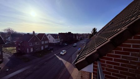 Duplex-appartement met drie slaapkamers en afgesloten garagebox te huur in Smeermaas op een boogscheut van het centrum van Lanaken en Maastricht (NL) - Photo 2