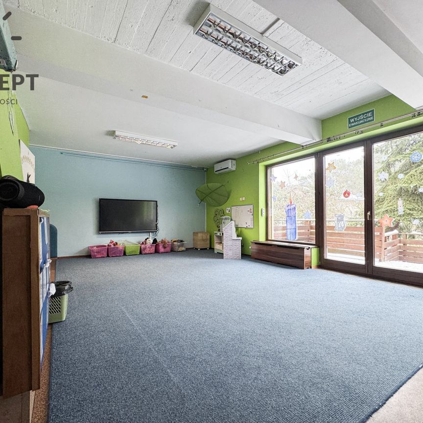 Dom pod działalność usługową - Wynajem - Photo 1