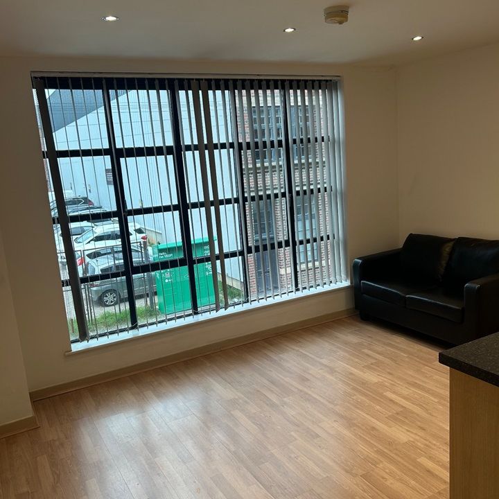 Studio Flat, St. Paul's Square, B3 - Photo 1