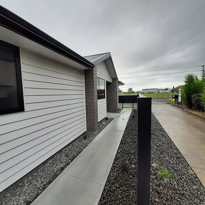 MODERN AND COSY - Photo 1