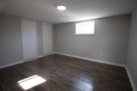 **ALL INCLUSIVE** Large 1 Bedroom Lower Unit in Welland!! - Photo 5