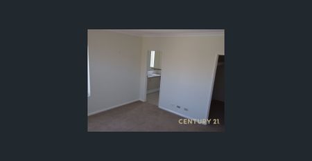 Spacious unfurnished 3-Bedroom 2 bath home for Rent in Charming Rivervale - Photo 3