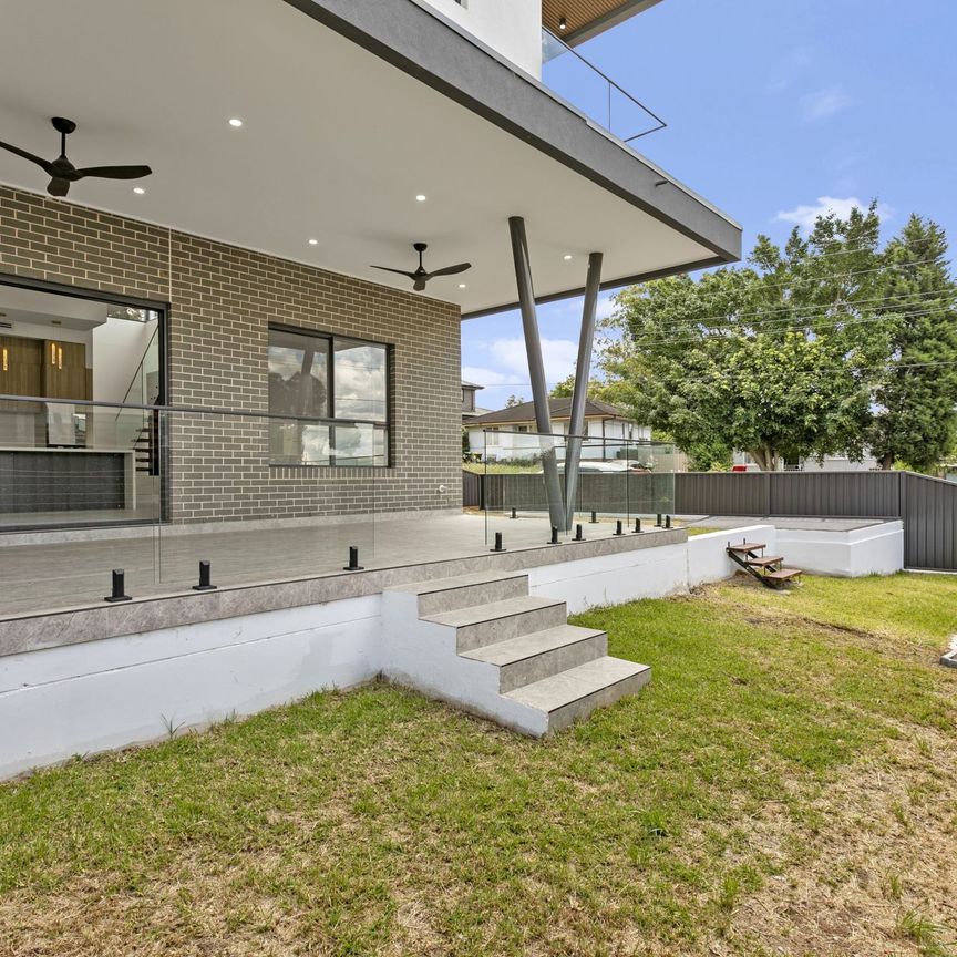 36 Gallop Grove, Lalor Park - Photo 1