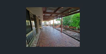 Lovely Low-set Home, Quiet Street - Photo 5