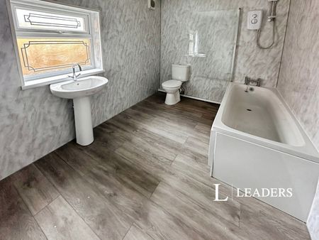 3 bedroom house to rent Chetwynd Street, Stoke-on-Trent, Staffordshire, ST6 - Photo 3