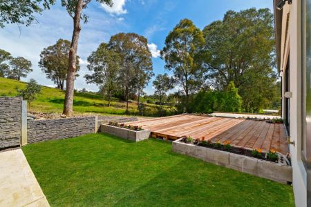 Serenity, Space and Family Comfort in a Leafy Lifestyle Setting - Photo 2