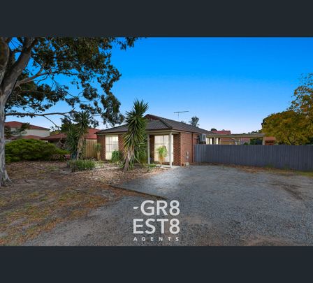 18 Taggerty Crescent, Narre Warren South, Vic 3805 - Photo 1