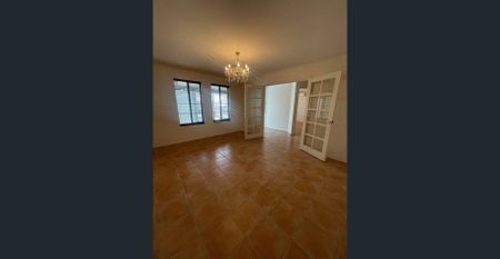 NEAT & TIDY FAMILY HOME! - Photo 4