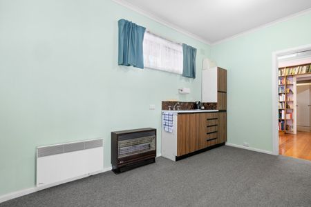 Spacious Home in Mount Waverley Secondary College School Zone - Photo 4