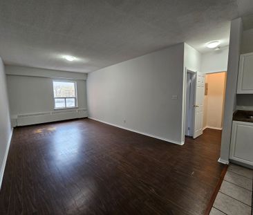 For Lease - 1801 Eglinton Avenue Unit# 307, Toronto, Ontario - Photo 2