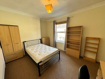 Willis Street, Heslington Road - P2068 - Photo 3