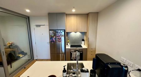 Modern Two Bedroom Apartment - Photo 4