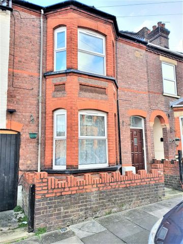 5 bedroom terraced house to rent - Photo 3