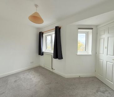 4 bedroom detached house to rent - Photo 3