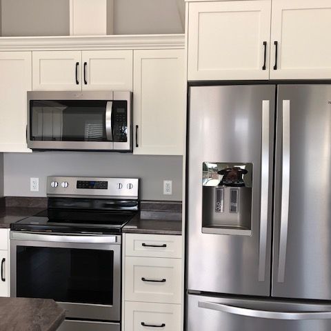 Beautiful Executive 4 Bedroom Home – Ladysmith TENANT PENDING - Photo 1