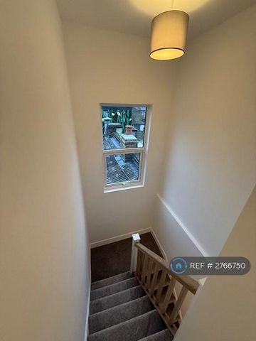 3 bedroom maisonette to rent - Photo 2