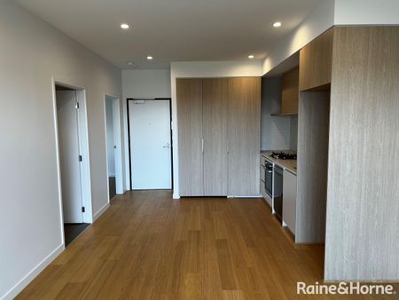 Splendid 2Br Top Floor Lancaster Apartment in Williams Landing! - Photo 2