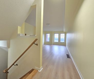 For Lease - 5289 Major Mackenzie Drive, Markham, Ontario - Photo 3