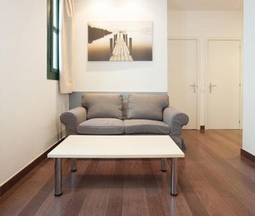 Cozy 2-Bedroom Apartment on Passeig del Born - Photo 3