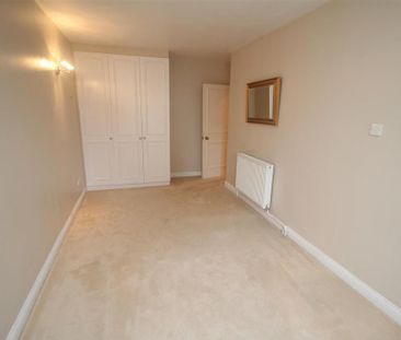 3 bedroom apartment to rent - Photo 5