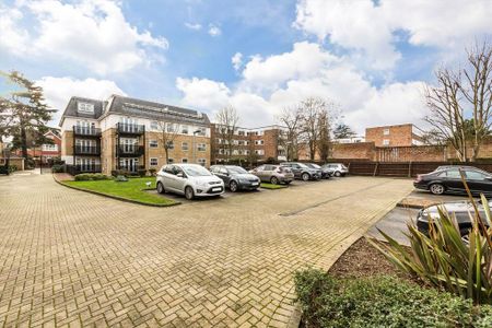 3 bedroom flat to rent - Photo 2