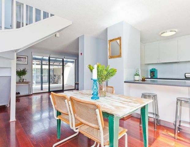 2x1x1 TOWNHOUSE IN LEEDERVILLE - Photo 1