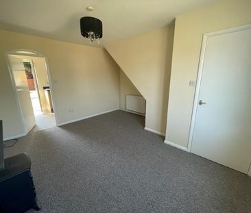 2 bedroom semi-detached house to rent - Photo 6