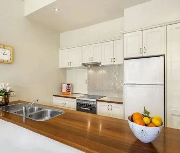 Gorgeous Period Home! - Photo 4