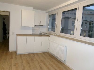 Mitten in der City-2 Zimmer Wohnung - Photo 3