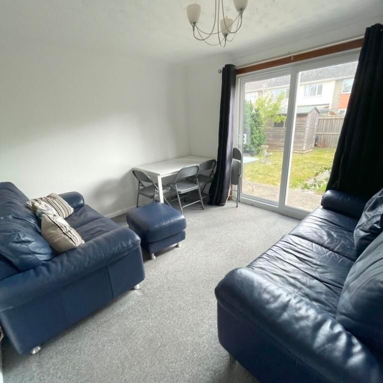 4 bedroom house to rent - Photo 1