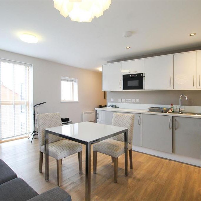 Studio to rent - Photo 1