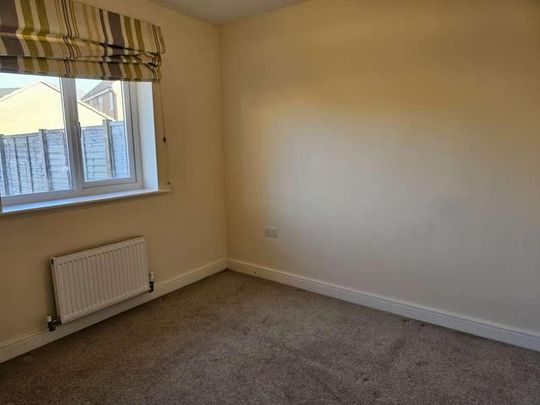 Farrow Avenue, Hampton, PE7 - Photo 1