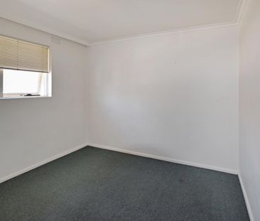 11/30 Ross Street, Northcote VIC 3070 - Photo 2