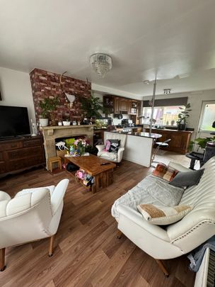 2 Bed Semi-Detached House, Neville Grove, LS9 - Photo 1