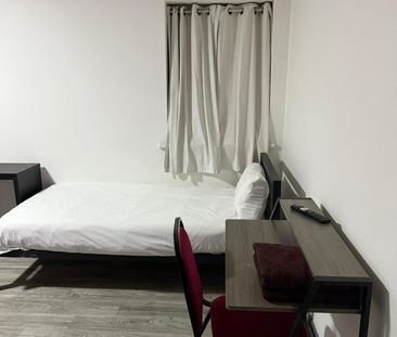 Room in a Shared Flat, Tanner Street, IG11 - Photo 4