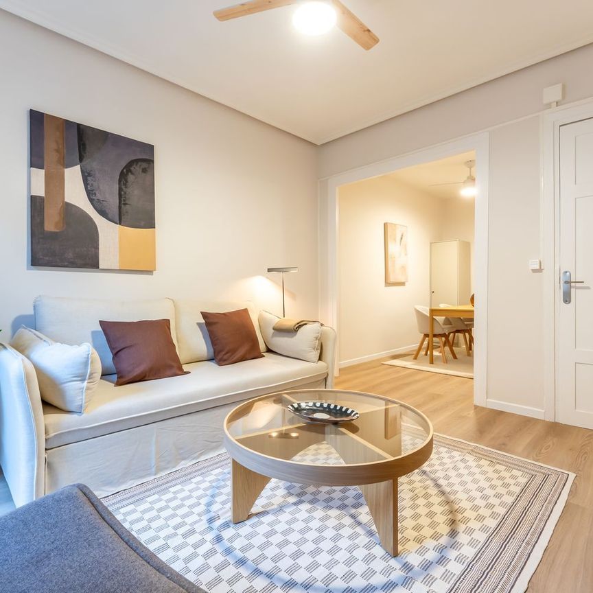 Alquiler de piso en Calle Salud, 12 - Photo 1