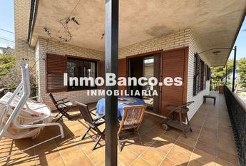 Luxury Villa for rent in Chiva, Spain