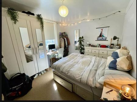 4 Bed Flat, Pocock St, SE1 - Photo 2