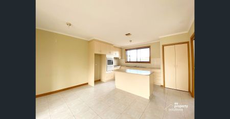 Delightful 3 Bedroom Townhouse combines space and low maintenance living! - Photo 5