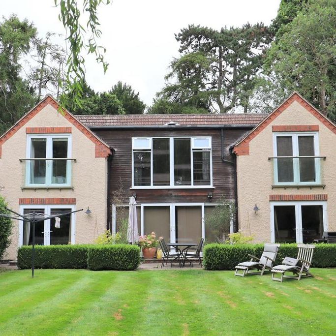 4 bedroom detached house to rent - Photo 1