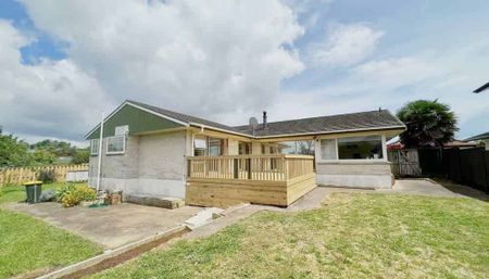 Sunny 4 Bedroom - Photo 5