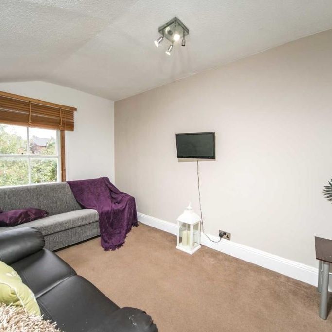 5 Bed Terraced House, Donnington Road, RG1 - Photo 1