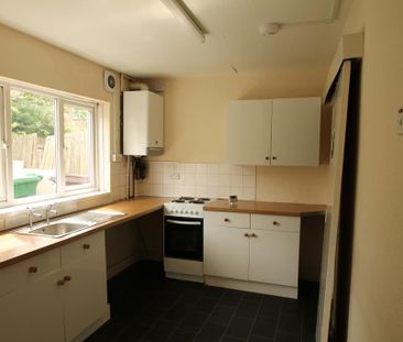 2 bedroom terraced house to rent - Photo 4