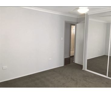 High-Set 3 Bedroom Home in West Rockhampton – Spacious Yard & Great... - Photo 3