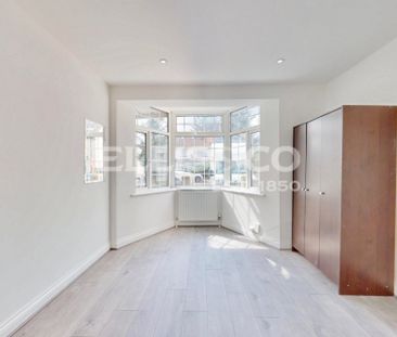 Thorn Close, UB5, Northolt - Photo 6